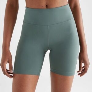 Nobull Women's High-Rise Sleek Biker Short 6” size XL Balsam Mint New With tags